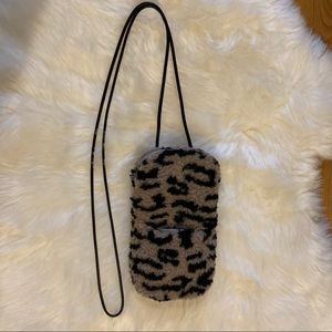 Aerie Sherpa Phone Purse One Size